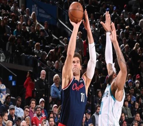 长痛不如短痛,快船就应该赶紧放弃这位偶尔奏效的内线老将