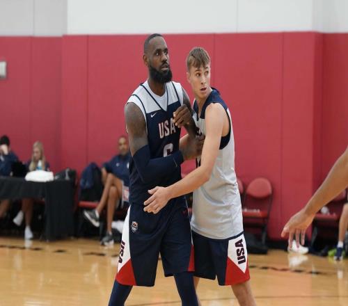 帕金斯:弗拉格是少点运动天赋的白詹姆斯杰弗森:他是没胡子的哈登