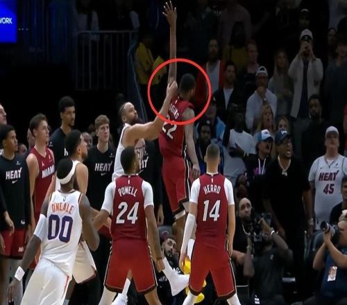 被交易还当火箭侠狄龙致命恶犯助休城重返前6:双眼无神太尴尬