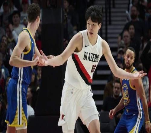 开拓者12点VS勇士,杨瀚森PK库里,阿夫迪亚伤缺,斯普利特或变阵