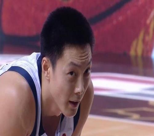 广东vs上海前瞻:CBA争冠热门火爆对决胡明轩徐杰PK张镇麟王哲林