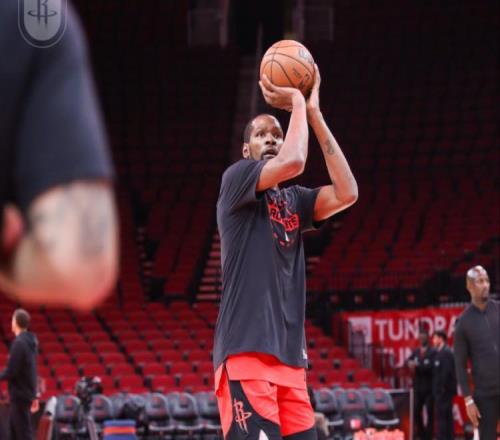 杜兰特28+10火箭战胜公牛结束3连败,申京23+7+11汤普森23分