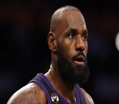 詹姆斯：我絕不會(huì)對(duì)籃球之神不敬，所以我投入了時(shí)間、精力和心血