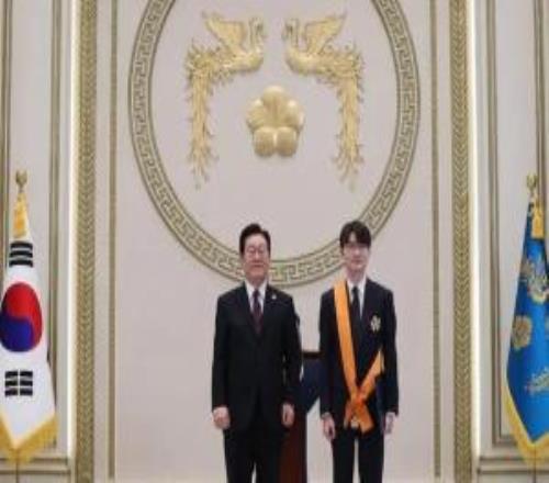 金正均:李相赫获授青龙章我也感到无比荣幸,希望相赫永远健康幸福