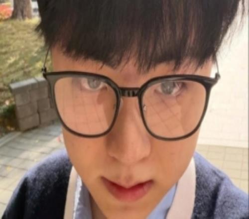 ShowMaker更新社媒:明年会上传更多照片,大家新年快乐