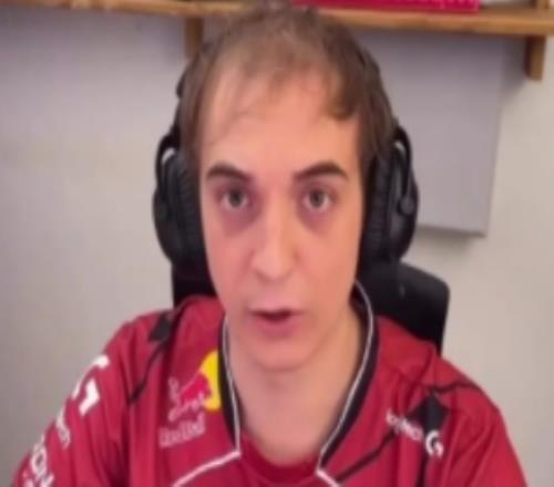 G2官媒分享队员整活日常:乖摸摸头这确实很有意思啊!摸摸看