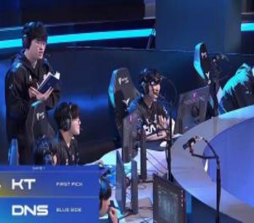 LOL新赛季比赛首次启用优先选择权:可以决定先选英雄or选红蓝方