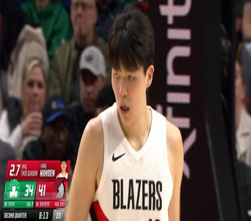 杨瀚森NBA生涯第二记三分!开拓者战绿军速射+开枪庆祝点燃主场