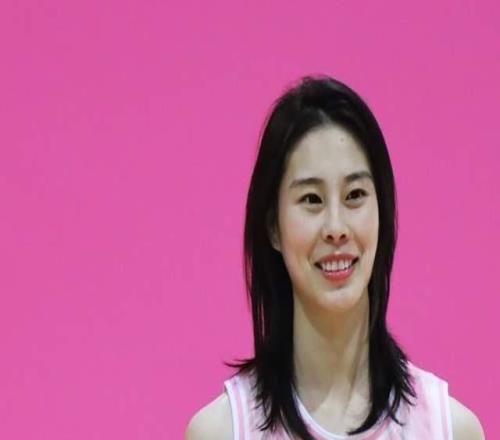 官宣!王思雨担任“球员兼教练”!中国女篮优秀后卫,开启新身份