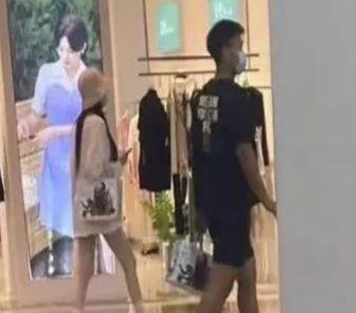 就在今天4月22日中午CBA新疆男篮传来阿不都沙拉木、赵睿消息