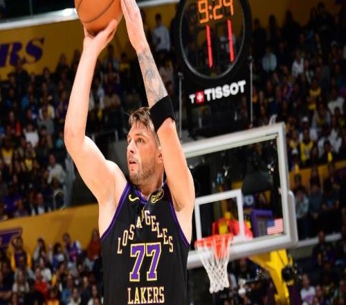 东契奇为8失误揽责!美媒称在湖人浪费青春雷迪克道出惨败三缘由