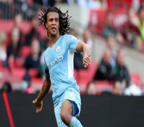 阿斯:阿克完全符合巴萨引援要求,但转会与否取决于曼城态度