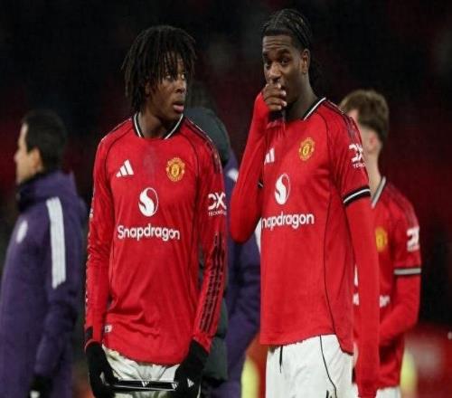 三中卫惹众怒!曼联主场闷平垫底狼队,阿莫林战术遭炮轰