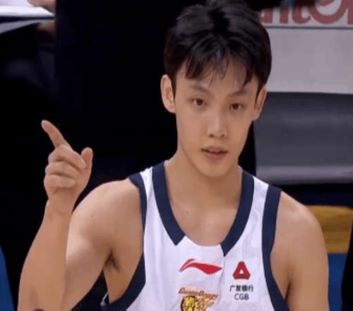 三节打卡!广东24分擒天津夺8连胜萨林杰25+13徐杰8+6