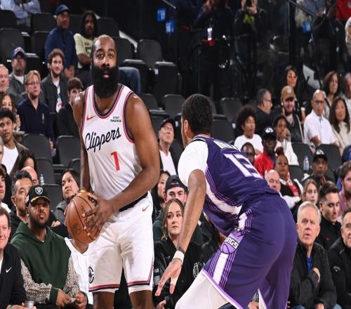 五连胜联盟最长+距附加赛仅2.5胜场!小卡场均38分船媒:迎转机