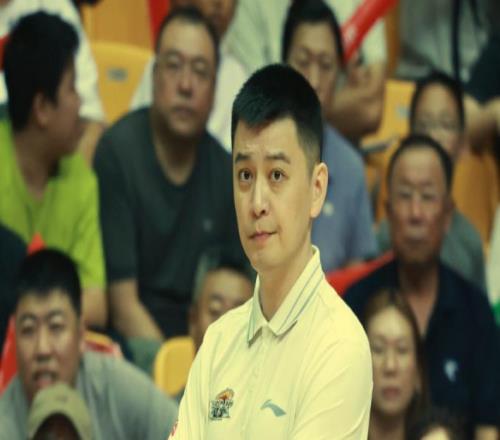 杨鸣主动向球迷道歉!暂时没有换外援的计划,能进季后赛吗