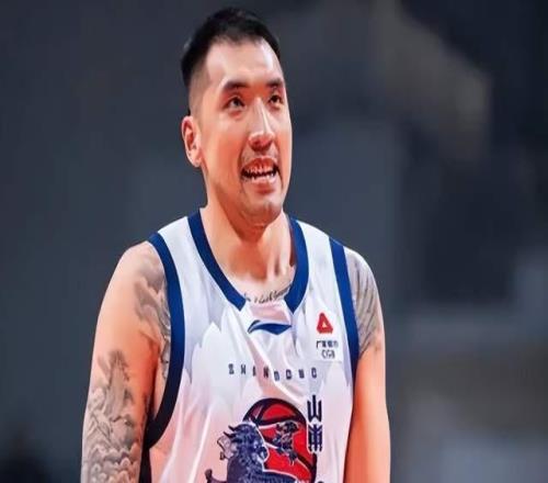 山东绝杀夺冠热门,2人优秀,5人及格,仍有3人低迷,该放弃了