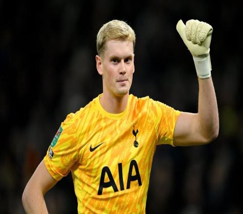 罗马诺:西汉姆联在关注热刺门将金斯基