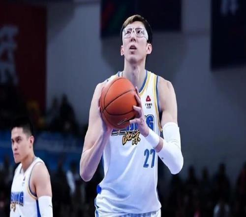 赵睿缺阵军心涣散,北京首钢不敌深圳遭两连败,曾凡博周琦辣眼睛