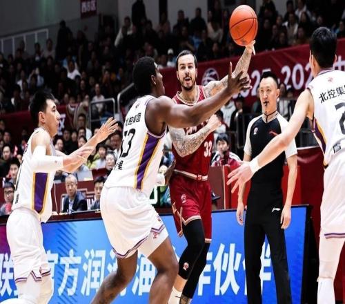 上一轮险胜四川男篮的北控男篮,客场惨败浙江不是很正常吗
