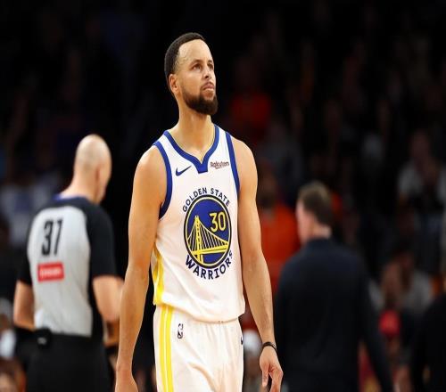 勇士惨败!巴特勒空砍30+7,库里创NBA第2神迹,鹰王狂轰23+11+6