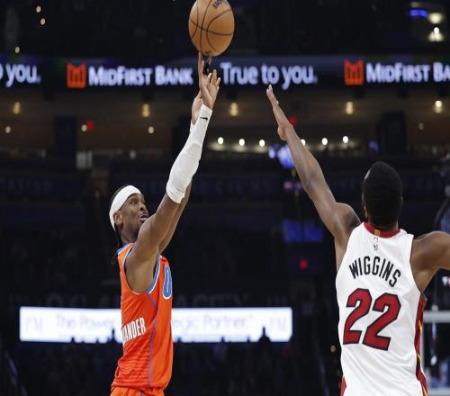 百步穿杨,雷霆亚历山大打热火队后段发力,10投10中一波带走