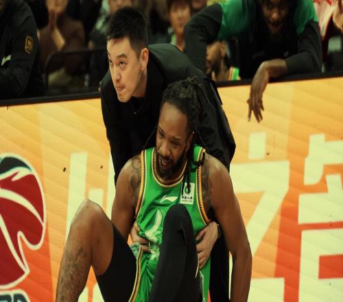 小龙空砍33+4+3独木难支大莫2分3失误一言难尽,亨特7中1拖累全队