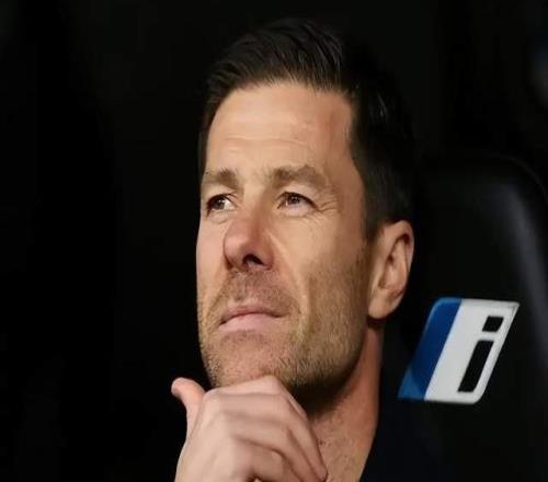 阿隆索下课并不意外,不仅与维尼修斯关系紧张,姆巴佩也不喜欢他