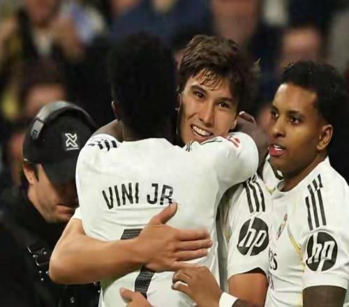 巴萨赢了,但赢得憋屈!国米平了,这榜首坐着烫屁股