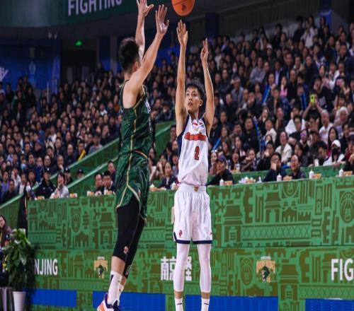 CBA疯狂一夜!深圳宁波再爆大冷,贺希宁一战封神,广东反超上海