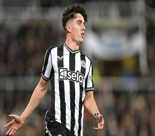 天空体育:纽卡后卫利夫拉门托腿筋受伤将会缺阵八周