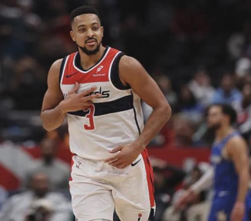 你是个好球员,我们就拿你交易吧