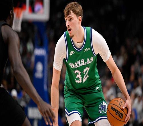 进步神速,独行侠克莱汤普森在库珀弗拉格状态火热时送上鲜花