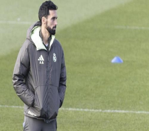 不怕窥探,世体:阿韦洛亚恢复球队前往欧冠对手主场进行训练