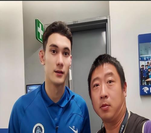 拜合拉木:父母双亡被爷爷养大,今闯入亚洲杯决赛,孙继海没说错