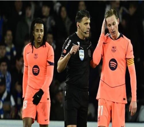 世体:曼萨诺可能因为在皇社vs巴萨时的执法表现被停哨一轮