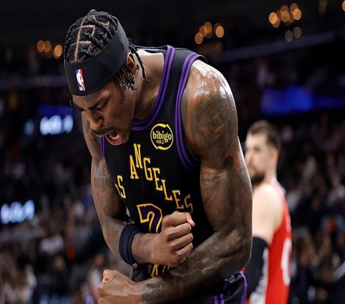 明明场上效果相当不错,但湖人锋线大闸还是没有得到基本的信任