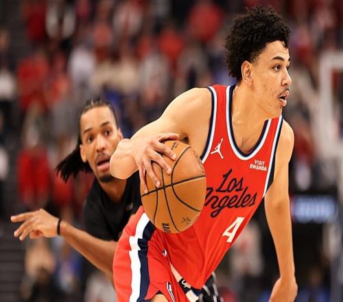 表现确实不算糟糕,但快船锋线新秀显然还能够做得更好一些