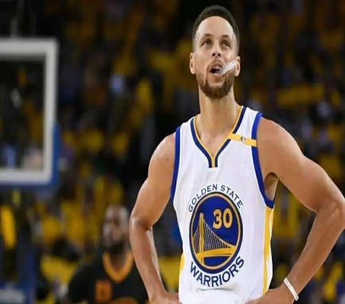 库里以场均4.5个三分领跑NBA榜单,这是什么概念