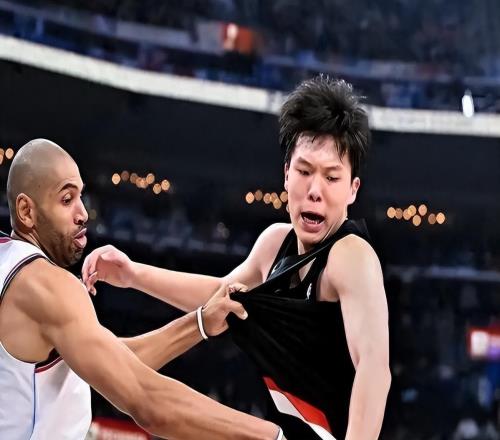 杨瀚森惊艳!开拓者输倒数第一,霍勒迪创NBA第9神迹,萨尔29+6帽