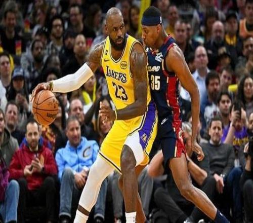 詹姆斯:在每个球馆都可能已是最后一战会格外珍惜