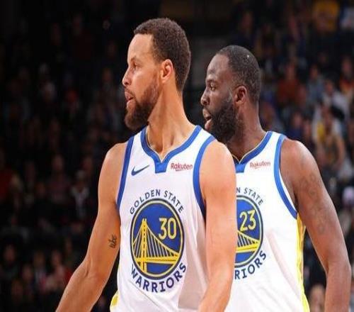 库里谈交易流言:从不想那些假设的事信任邓利维的决定