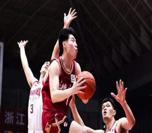 【CBA联赛】第二十一轮主场三连胜!浙江稠州金租8770胜山西汾酒!