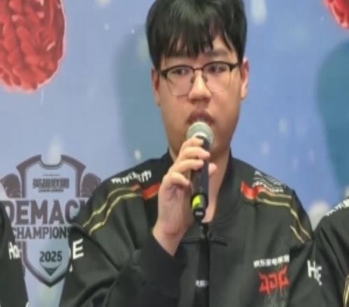 JDG.xiaoxu:可能大家今天比较紧,后面会调整回来的