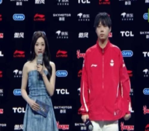 赛后采访WE.yaoyao:两年多没打比赛能回来打很幸福