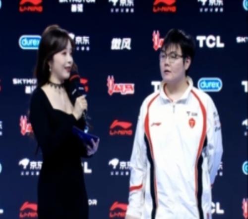 369赛后采访:想对JackeyLove说好好休息早睡早起注意身体