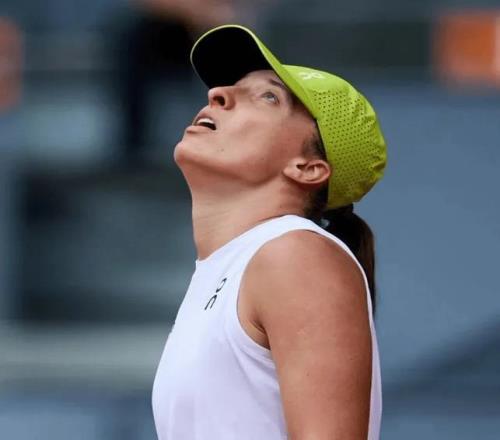 斯瓦泰克不敌莱巴金娜全满贯梦想破碎,网友:双巴大战要来了