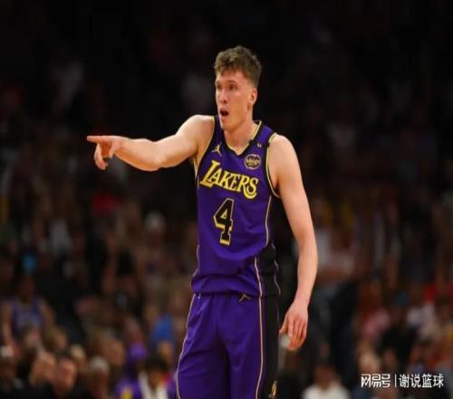 湖人小号赢下德比战，克内克特首秀成最佳，布朗尼发挥较差