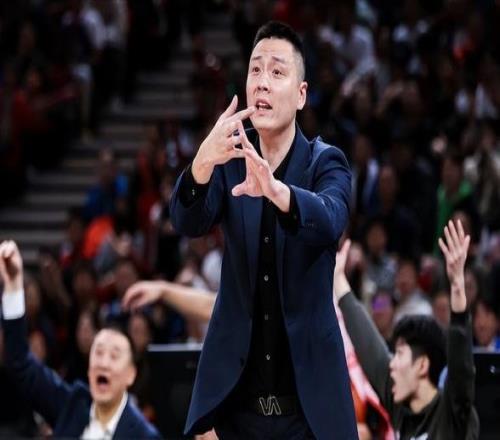 刘炜、卢伟、丁伟！谁会成为CBA新赛季第一位下课的主教练