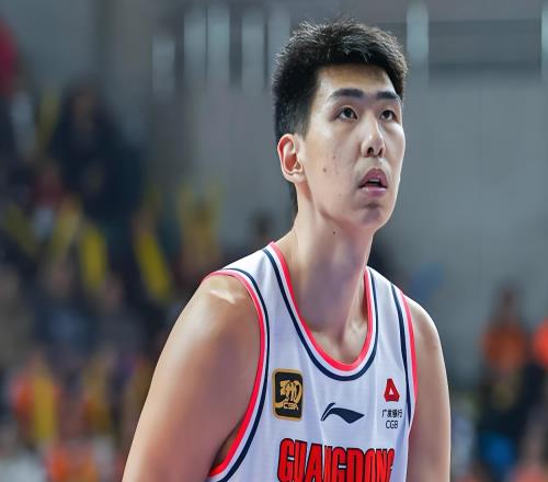 完成蜕变！2米26悍将成为CBA顶级中锋，球迷：离开广东队太对了